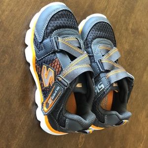 Skechers boys tennis shoes.